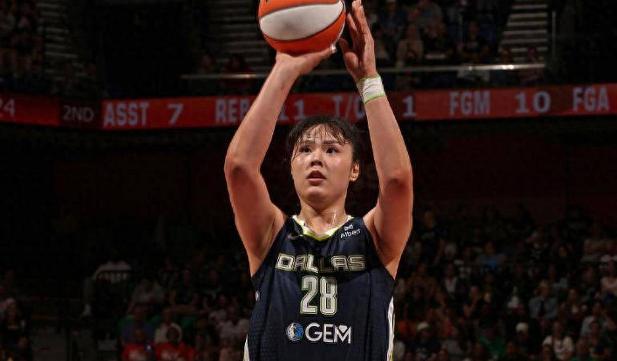 WNBA官宣全明星首阶段投票：女库里克拉克票王李月汝状元队友第六的简单介绍